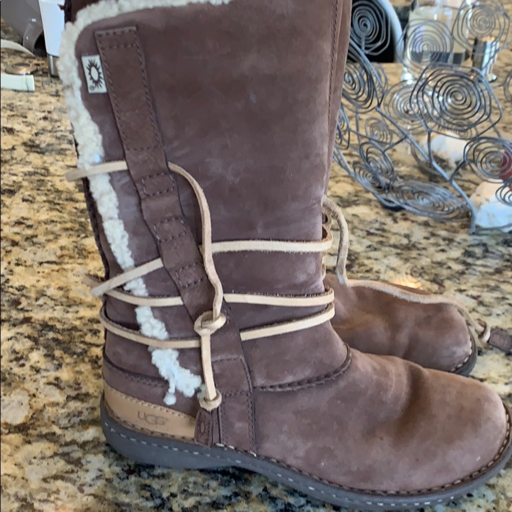 UGG Lace up boot